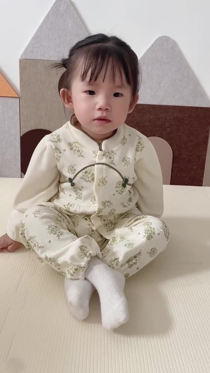 婴幼儿连体衣秋季a类女宝宝周岁礼服春秋外出新中式国风包屁衣