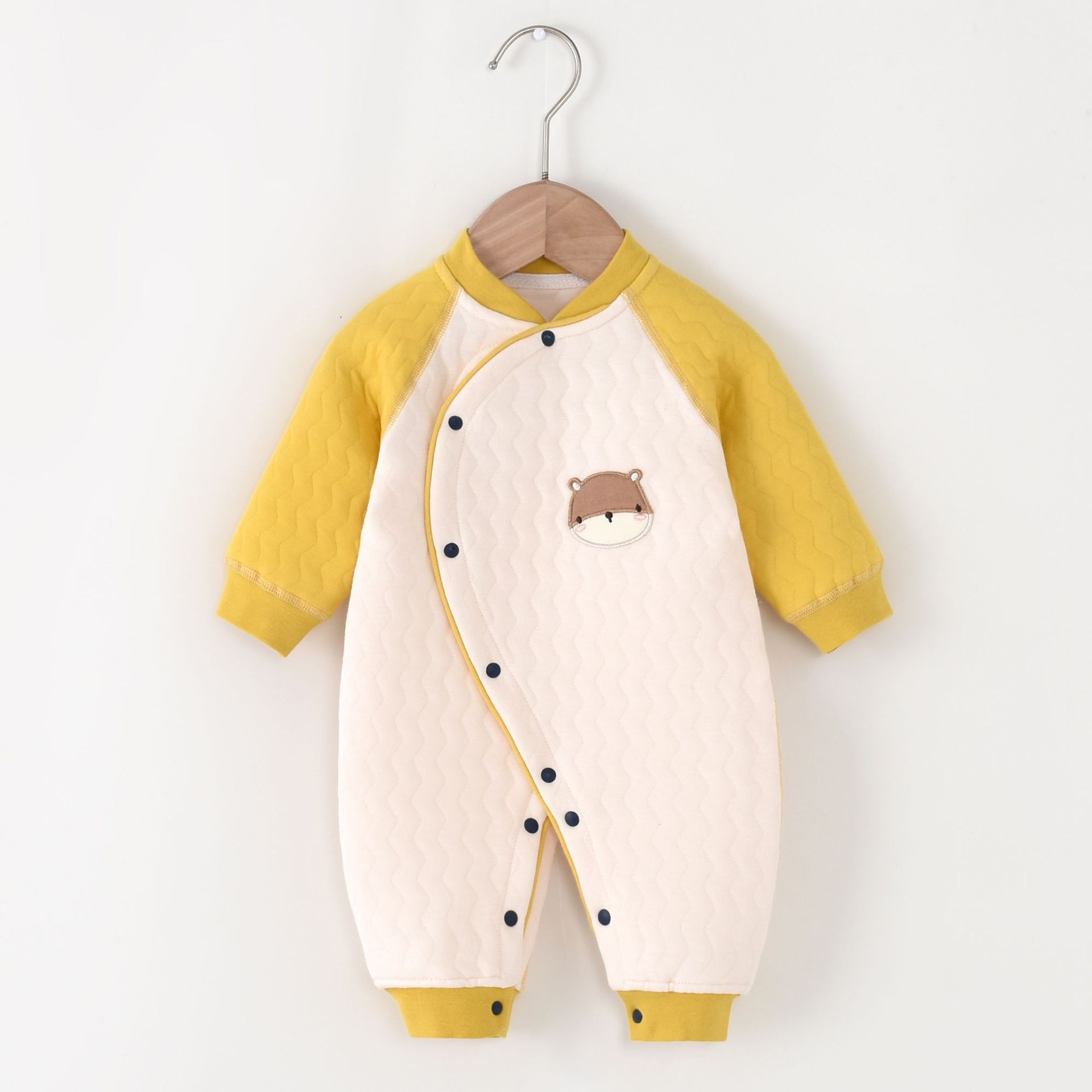 婴儿连体衣春秋冬装A类新生儿衣服三层保暖外出宝宝哈衣柔软舒适