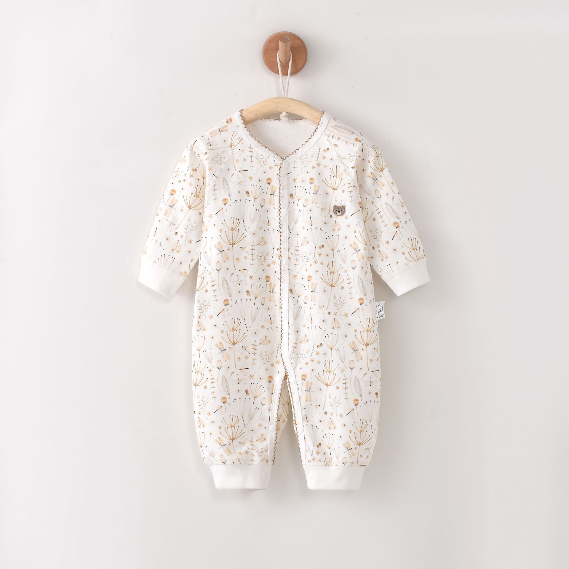 婴儿连体衣纯棉宝宝包屁衣春秋季婴幼儿衣服0-6-18月春装哈衣爬服