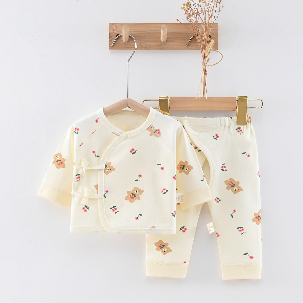 新生婴儿儿衣服0-3-6月初生宝宝内衣纯棉和服上衣开裆裤套装春秋