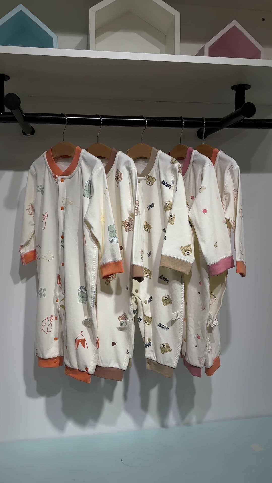 婴幼儿连体衣四季新款男女宝宝哈衣爬服家居服新生儿纯棉无骨长袖