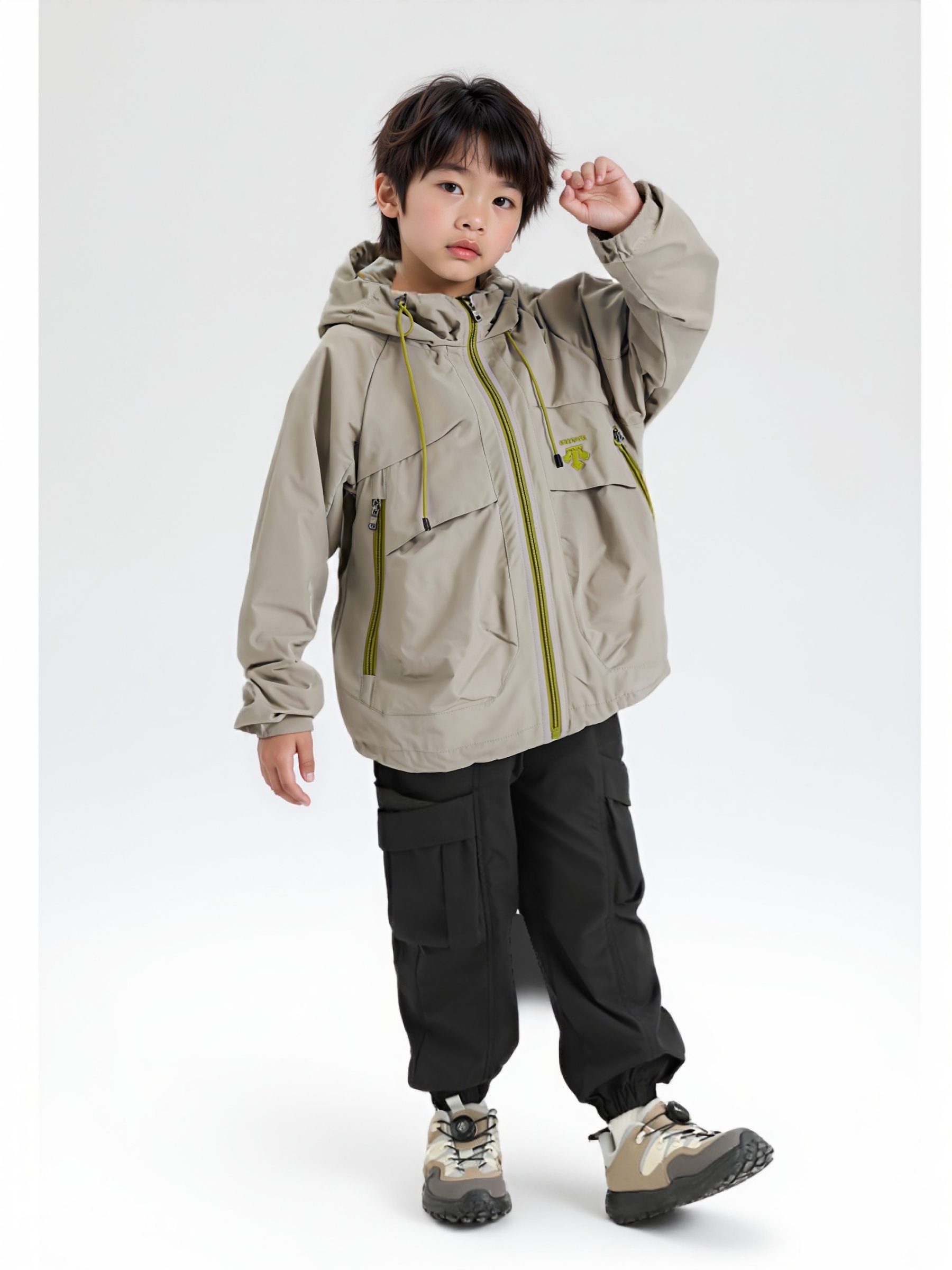 儿童连帽外套春秋款男童冲锋衣2025新款超好看酷帅秋装休闲上衣潮