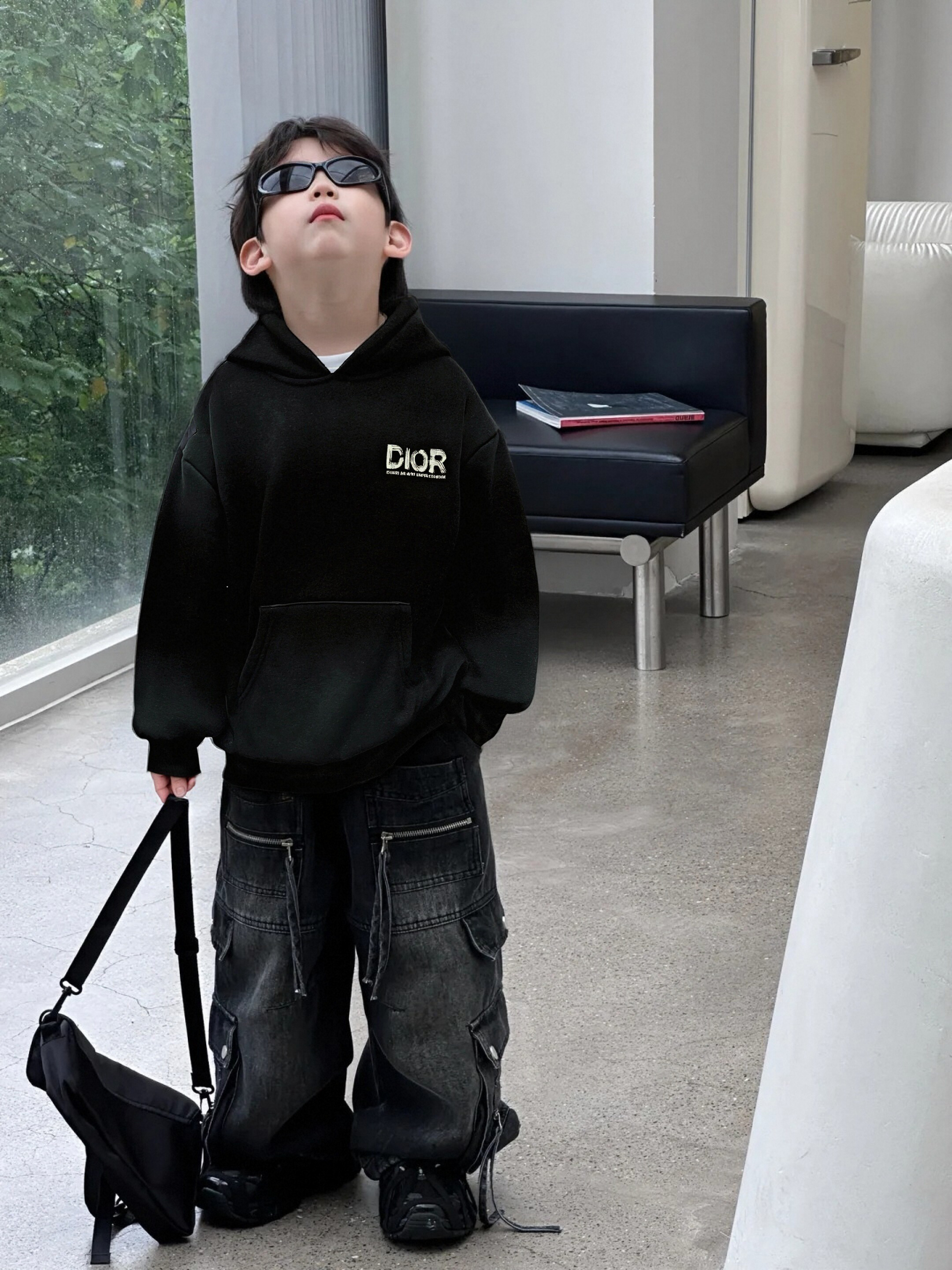 男大童秋季黑色潮牌连帽卫衣2025新款儿童装男孩春秋酷帅宽松上衣