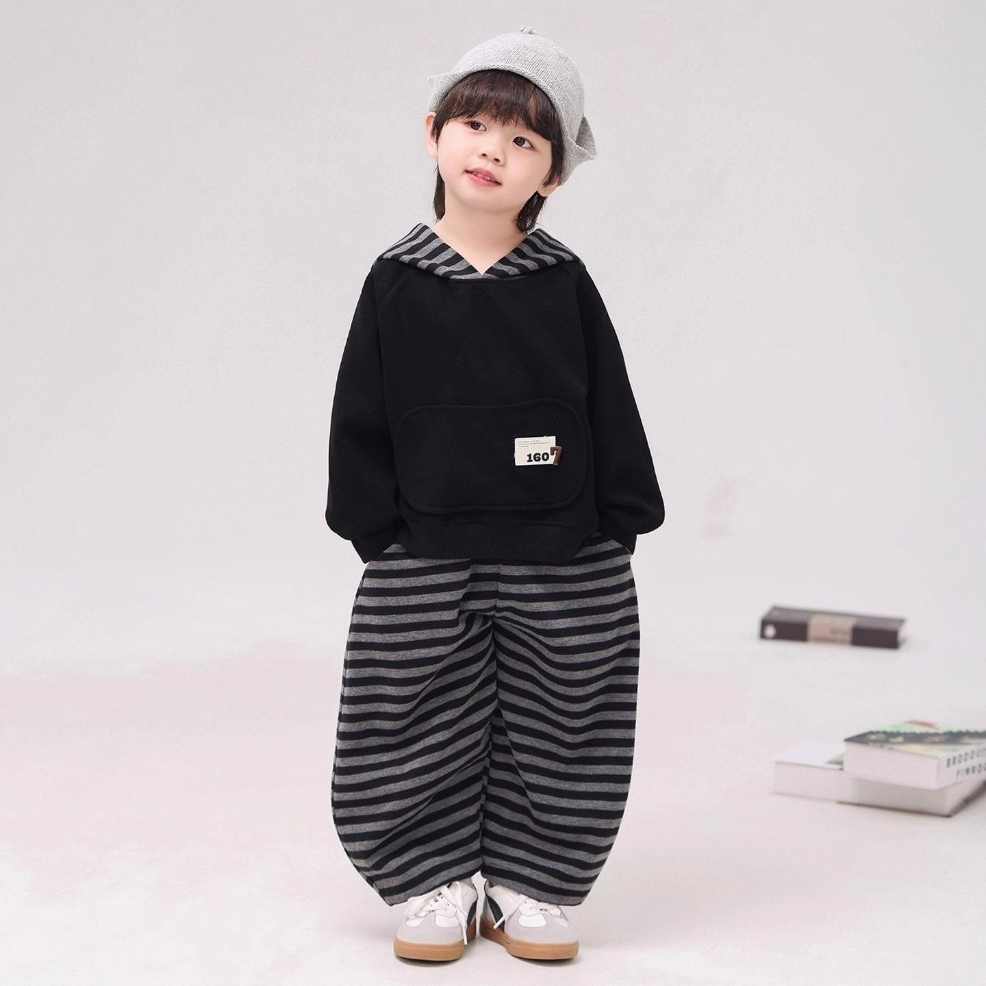 儿童条纹卫衣套装春秋新款洋气男童女童秋装连帽卫衣裤子两件套