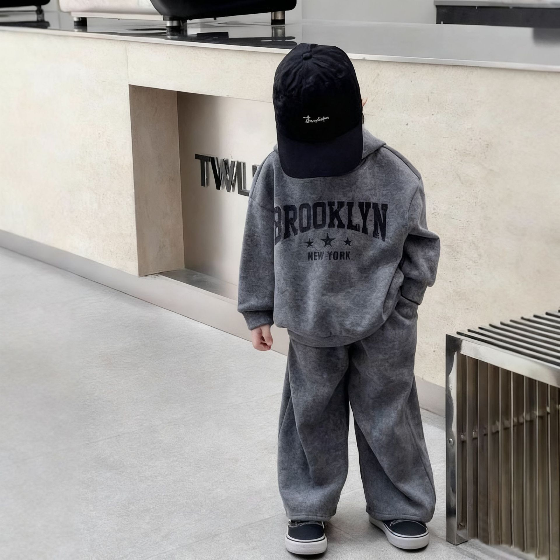 儿童卫衣套装春秋新款男童女童时尚潮流字母图案连帽卫衣裤两件套